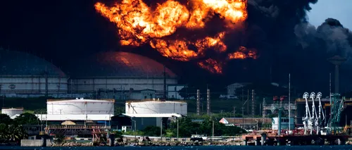 Cuba: Instalație petrolieră, lovită de un trăsnet. Autoritățile spun că incendiul este scăpat de sub control și cer ajutor internațional | FOTO, VIDEO