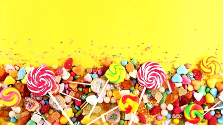 Dulciuri, chipsuri și sucuri nerecomandate copiilor, în chiocurile din școlile din Capitală. ANPC a retras produsele de la vânzare