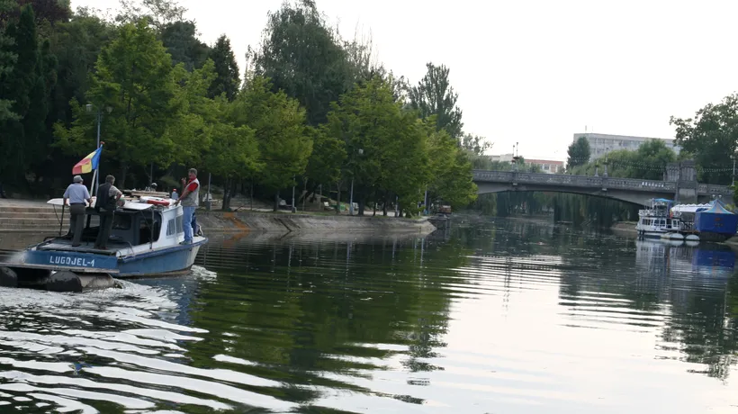 Un adolescent de 16 ani din Timișoara a sunat la 112, spunând că a văzut o MAȘINĂ în râul Bega. Ce au descoperit ulterior polițiștii