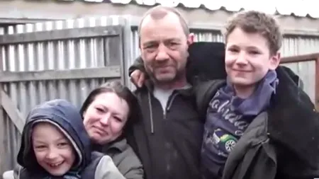 Mărturii cutremurătoare ale unei familii de ucraineni terorizate de soldații ruși: „M-au scos de 4 ori afară să mă împuște, dar n-au reușit. Erau prea beți”