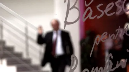 Băsescu s-a instalat la sediul de campanie