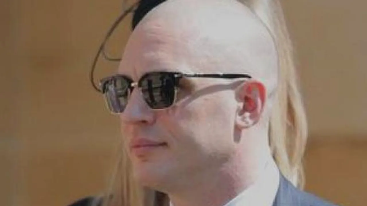 Tom Hardy nu s-a „dezlipit