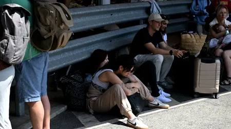 Pasageri, BLOCAȚI pe aeroportul din Lisabona, după pana de curent. Oamenii așteaptă de ore întregi remedierea situației