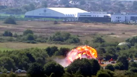 Un avion militar s-a prăbușit la un show aerian din Anglia. Bilanțul a ajuns la 11 morți