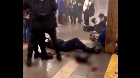 Mai multe persoane au fost împușcate într-o stație de metrou, în New York | VIDEO