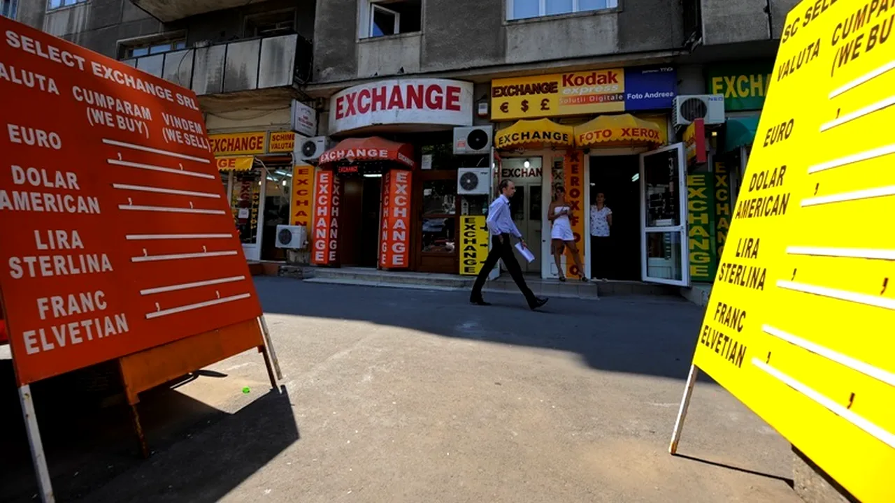 Leul s-a apreciat în prima zi a anului. Cursul a coborât până la 4,4140 lei/euro