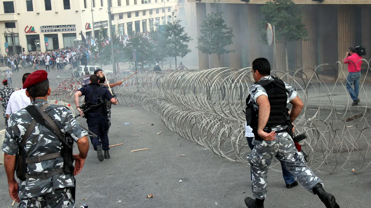 VIOLENȚE ÎN BEIRUT. Armata libaneză anunță că este hotărâtă să restabilească ordinea