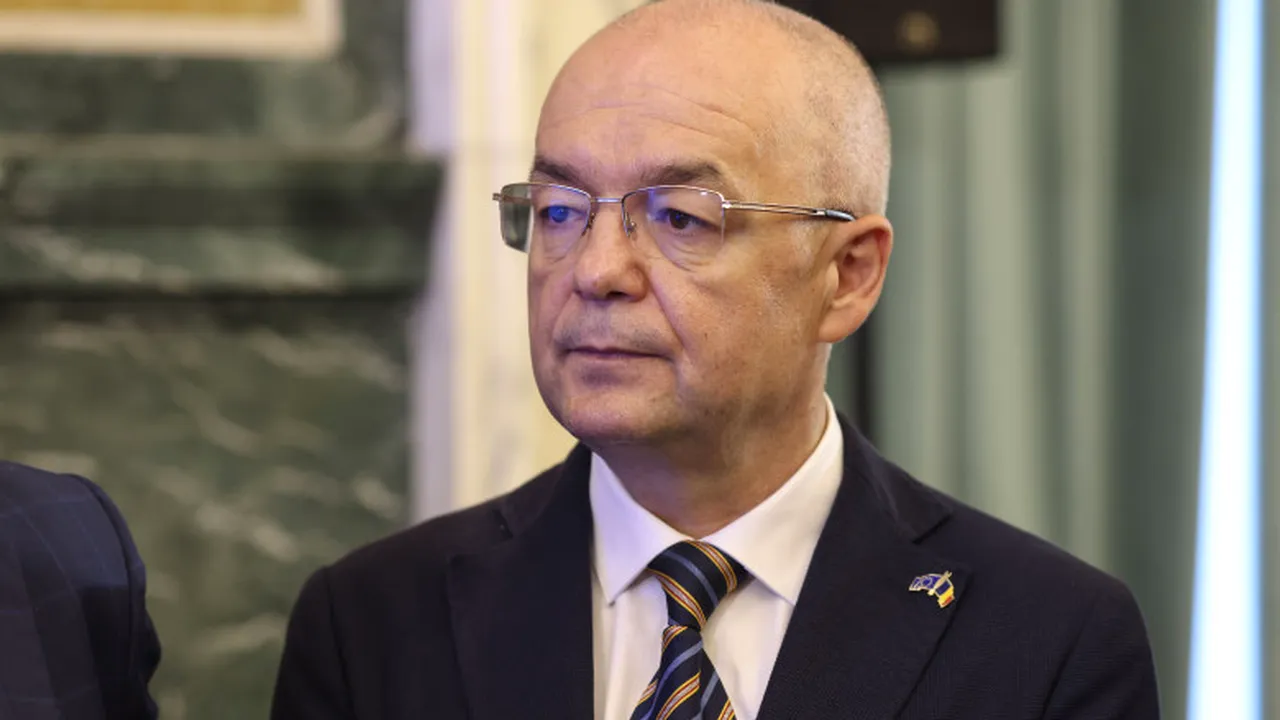 PNL i-a pus gând rău USR-ului. La televizor liberalii spun una, în ședința de partid alta. Emil Boc propune o distanțare