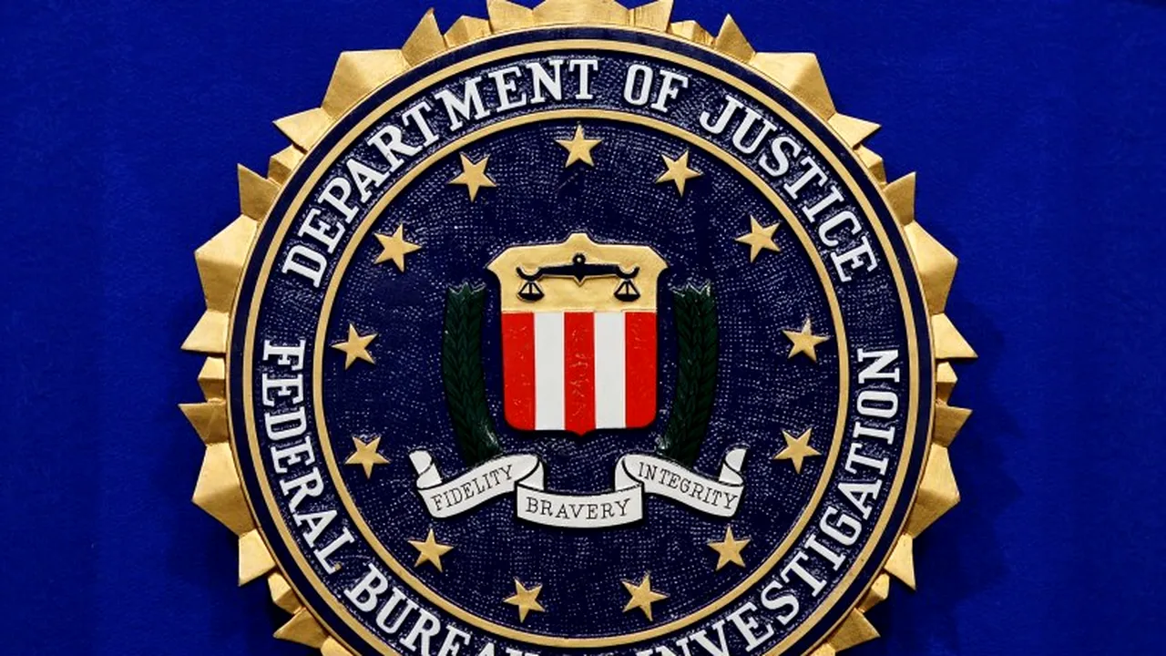 El este hackerul român pentru care FBI promite o recompensă de un milion de dolari. FOTO în articol