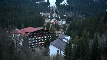 ORAȘUL turistic, aflat la cea mai mare altitudine din România, trece printr-o criză fără precedent. De ce turiștii vin, iar localnicii pleacă