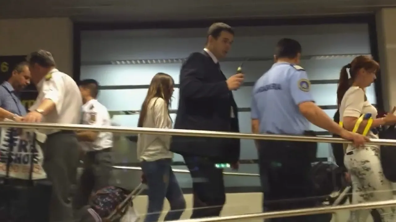 Mărturia unui pasager din avionul neverificat: ''Oamenii au ieșit nestingheriți din aeroport''