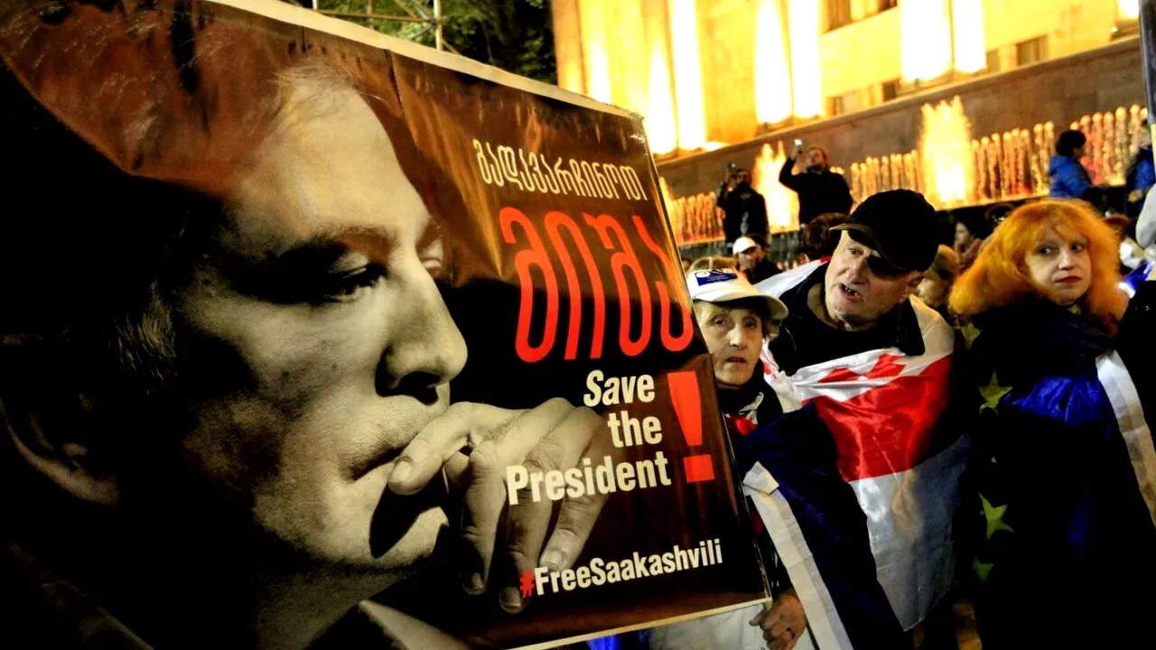 Georgia: O nouă condamnare pentru fostul președinte Saakaşvili. Judecătorul: “Va trebui să EXECUTE în total 12 ani și jumătate de închisoare”