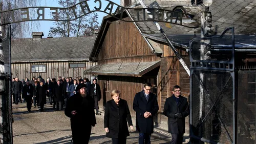 Prima vizită a Angelei Merkel la Auschwitz. Mesajul transmis de cancelar, în locul în care au murit peste un milion de oameni. VIDEO