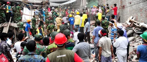 Doi proprietari ai atelierelor de confecții din imobilul prăbușit în Bangladesh au fost arestați