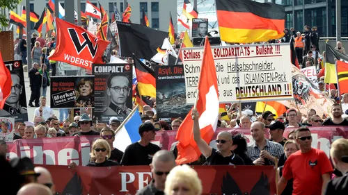 Proteste violente în Germania. Mii de oameni vor demisia Angelei Merkel