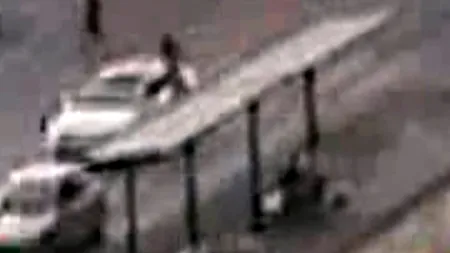 Șoferul mașinii Ambasadei Rusiei care A LOVIT O TÂNĂRĂ PE TRECERE are calitatea de diplomat și beneficiază de imunitate de jurisdicție. Victima este în comă la spital