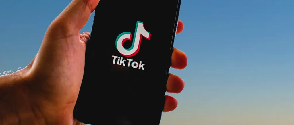 Spărgătorii de pe TikTok au fost condamnați la ÎNCHISOARE după ce și-au transmis furtul în direct