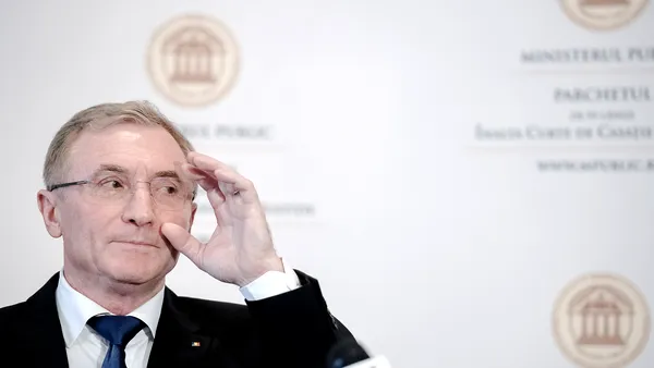 Un alt personaj controversat din epoca Kovesi se lipește de protestul USR / Rezist. Augustin Lazăr, fost procuror general al României, pensionat special: „Ministerul Public este provocat să clarifice judiciar o problemă fierbinte”