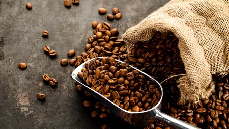 Fructul exotic care poate înlocui cu succes CAFEAUA. Este tot mai apreciat de români