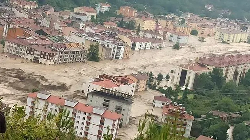 Un ciclon format în Marea Neagră a făcut prăpăd în Turcia. Orașele arată ca după tsunami