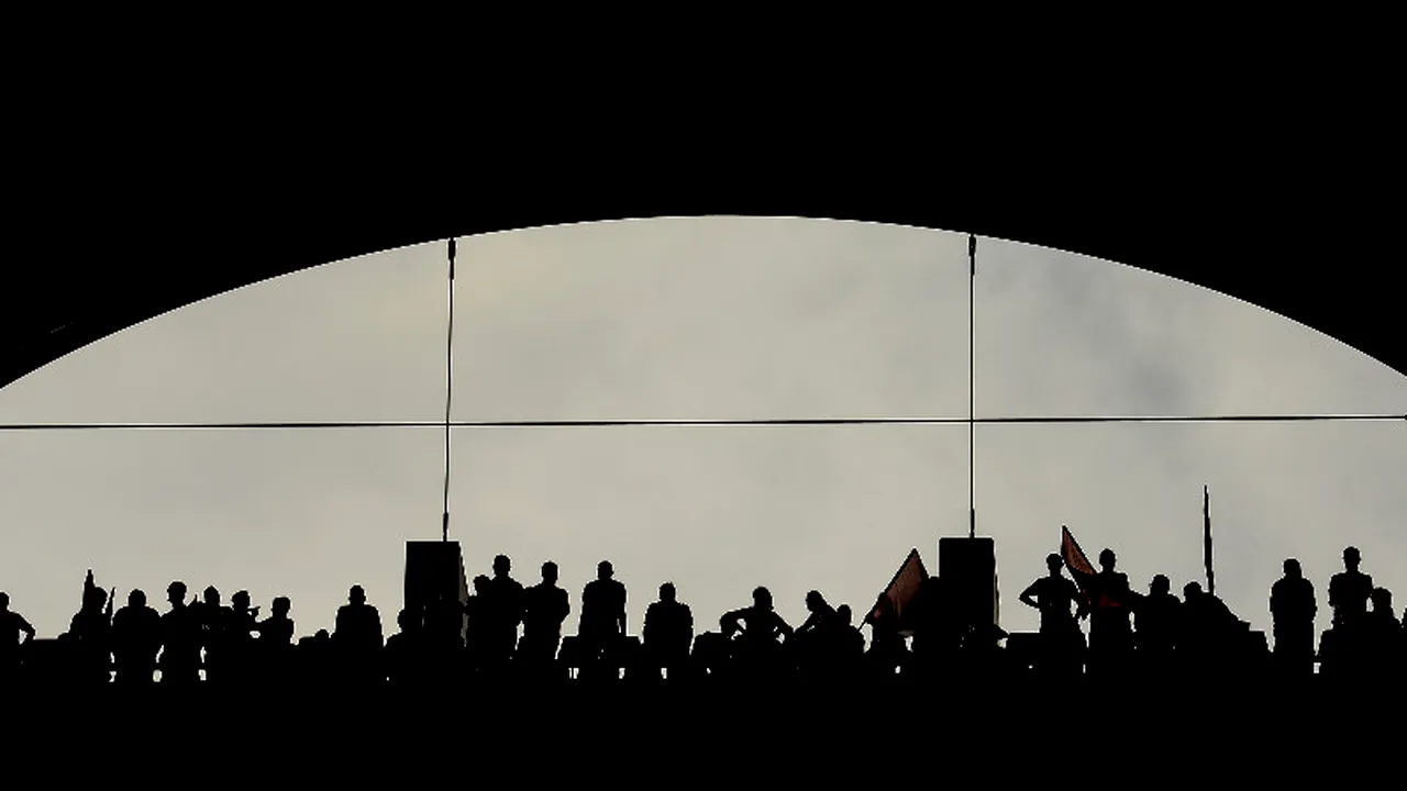 TU ȘTII CE MAI FAC BANII TĂI?  Oamenii din spatele sondajelor politice și facturile lor invizibile