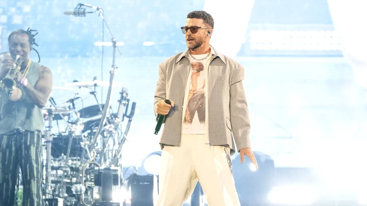 Justin Timberlake, show exploziv la Electric Castle. Mii de fanii au îndurat ploaia torențială pentru a-l vedea pe starul american