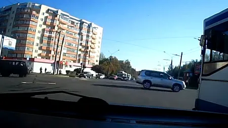 VIDEO. De ce este bine să evităm cablurile în trafic