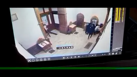 Cinci tineri au fost prinși în timp ce încercau să spargă cutia milei din Catedrala „Sf. Cuvioasă Parascheva” din Focșani