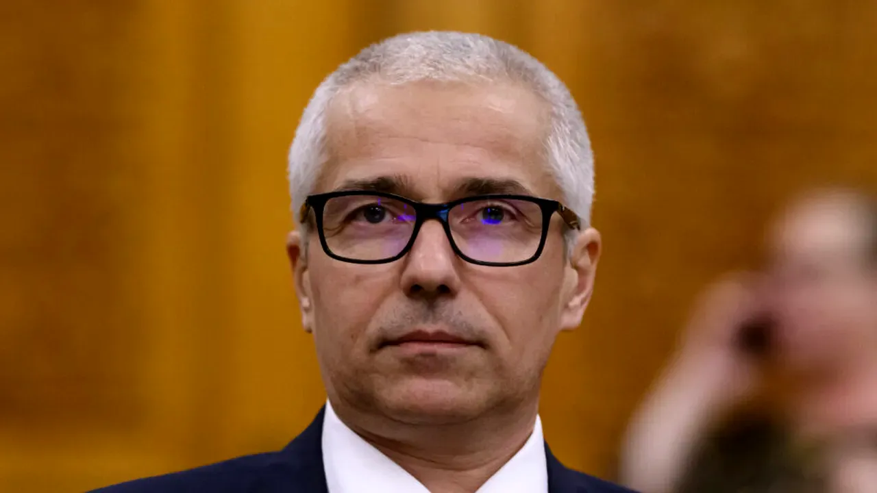 Radu Marinescu, enervat de victimizarea lui Fritz la mitingul USR care a confiscat ideea de „revoluție”. „Nu au murit eroii ca să dea alibiuri pentru conflicte de interese”