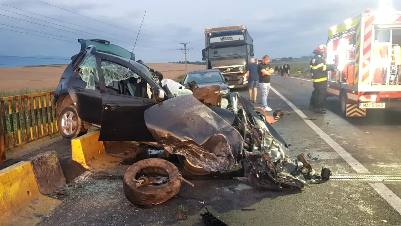 UPDATE: Accident grav în Brașov. Două persoane au murit, iar alte patru au fost rănite (GALERIE FOTO)