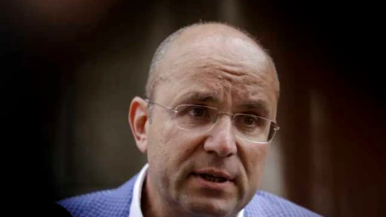 Cozmin Gușă, concluzii după alegerile parlamentare: ”Se va forța un guvern slab, care se va consuma rapid și va defila sub bagheta lui Iohannis”
