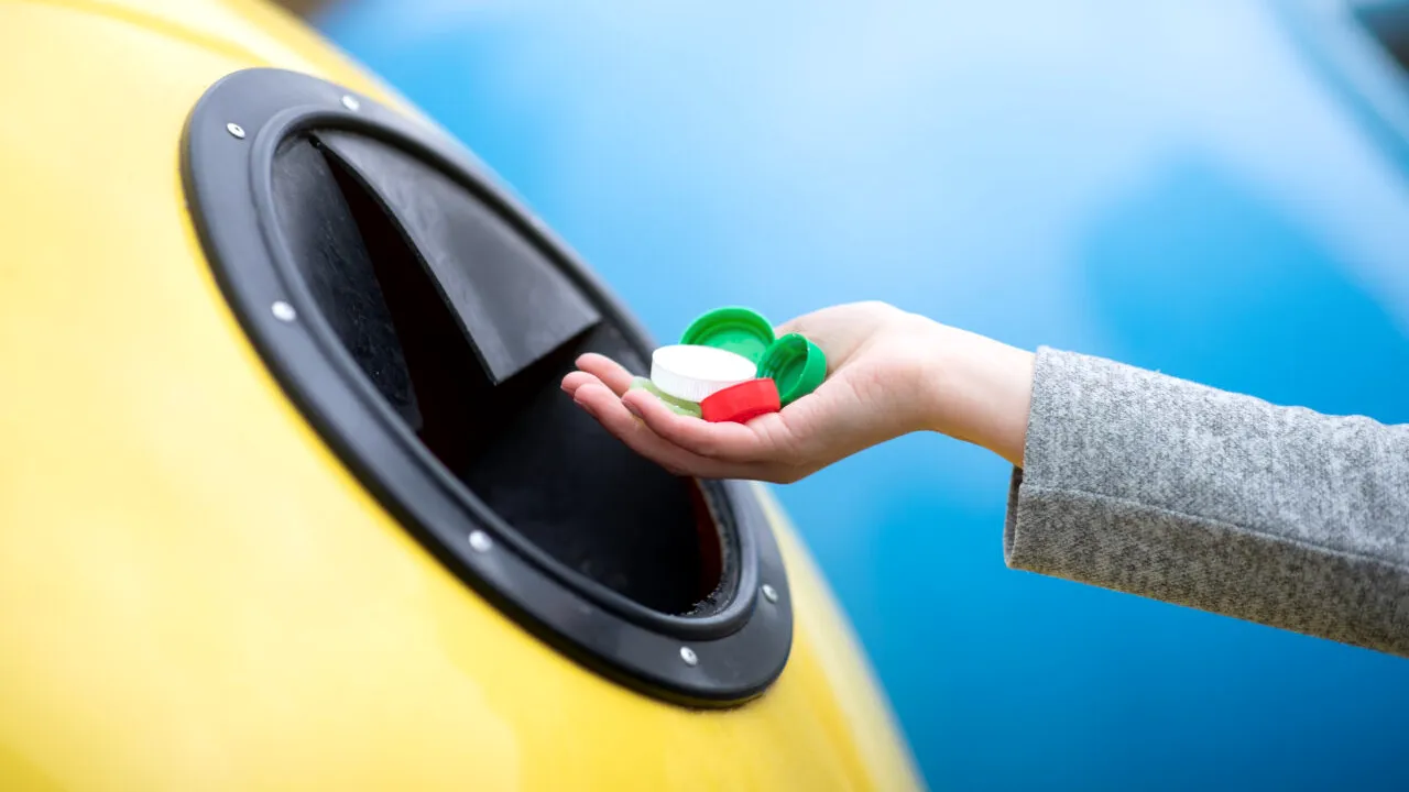 Sunt noi reguli la punctele de reciclare din toată țara. Ce trebuie să știe românii