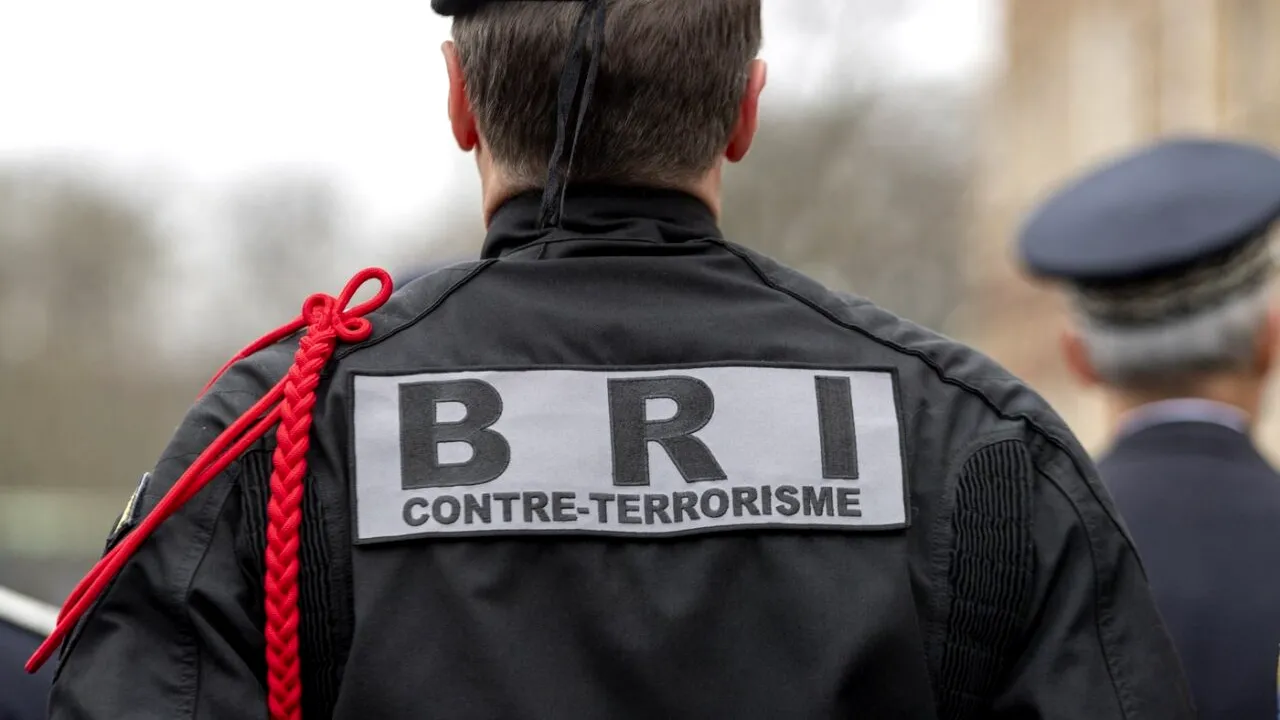 Poliţia franceză este în ALERTĂ / Mai multe arestări au fost efectuate / Suspecții sunt acuzați de terorism