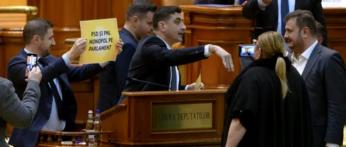 VIDEO | FILMUL SCANDALULUI Simion, către Șoșoacă: Nu ești așa sexi / Senatoarea îl acuză pe liderul AUR că dă în femei