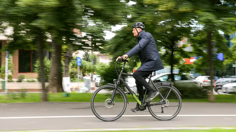 Klaus Iohannis, mesaj de Ziua Mondială a Bicicletei: „Sunt puține piste, iar bicicliștii împart banda de mers cu șoferi nervoși” (FOTO-VIDEO)