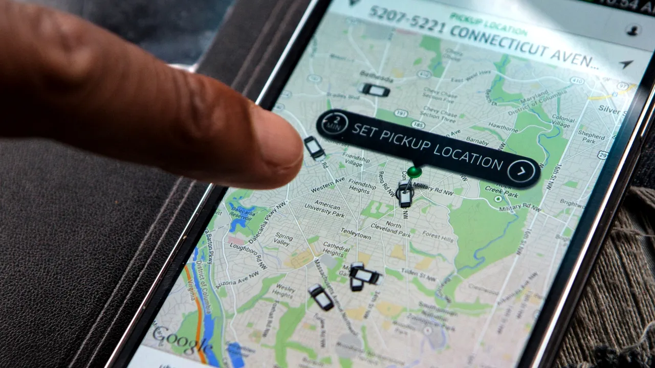 Proiectul de OUG privind reglementarea platformelor de ridesharing va intra, în primă lectură, joi în Guvern / Ciolacu: Sper ca Executivul să dea OUG