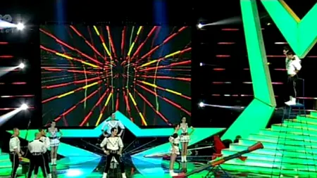 ROMÂNII AU TALENT. Trupa Florea a reușit să tranforme un număr periculos de acrobație într-un moment spectaculos - VIDEO