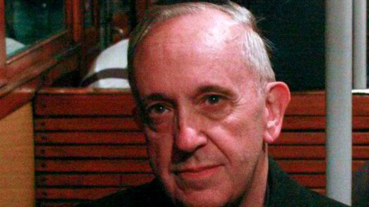 Sistemul. Țara ca o procesiune tristă