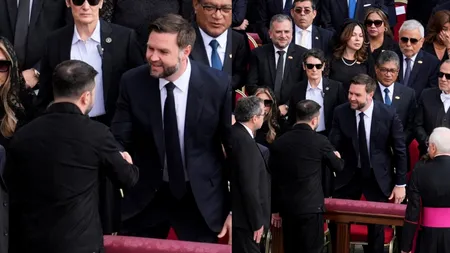 J.D. VANCE și Volodimir Zelenski și-au strâns mâna la evenimentul de inaugurare a pontificatului Papei Leon al XIV-lea, de la Vatican
