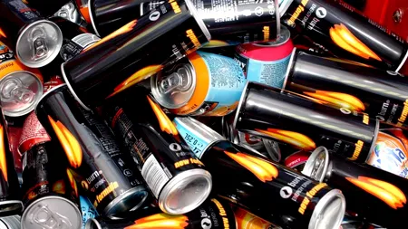 STUDIU. Cum îți afectează băuturile energizante smalțul dinților
