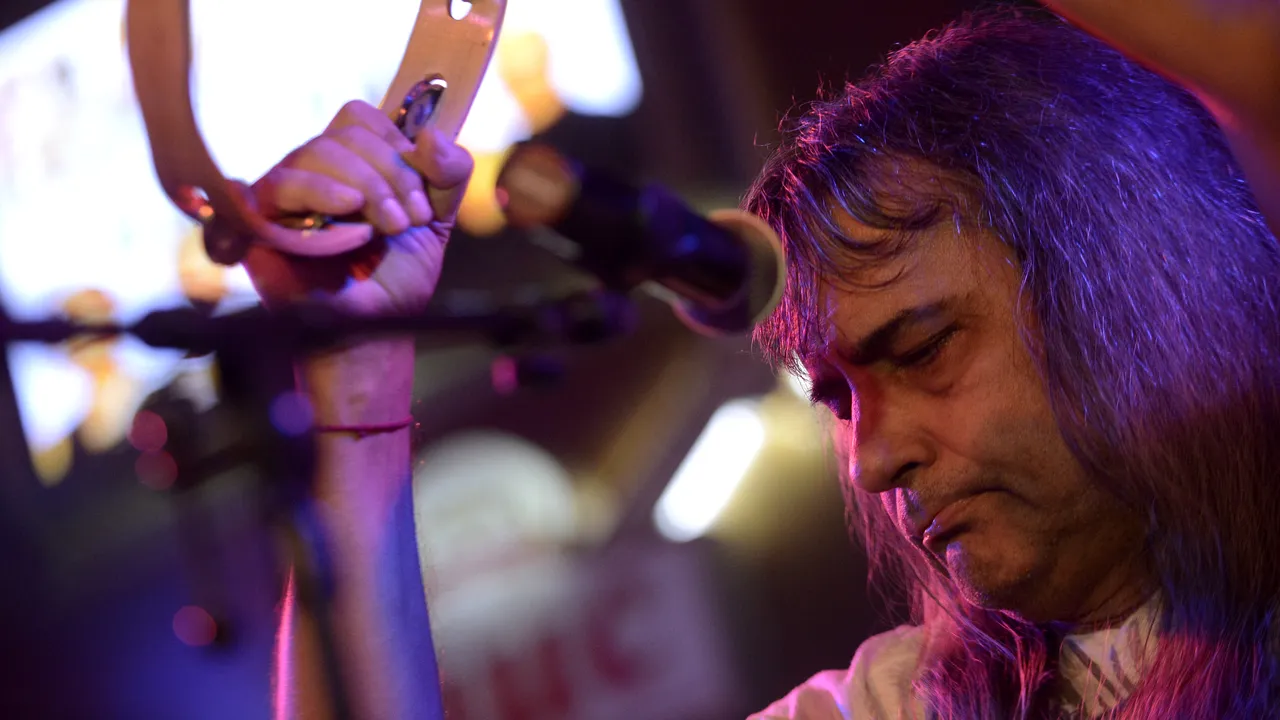 Cristi Minculescu va concerta, în noaptea de Revelion, în București