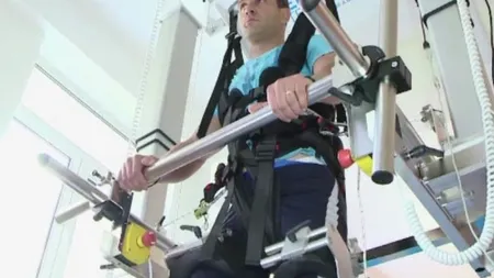 Un robot unic în România le oferă o șansă unică bolnavilor paralizați. Primul pacient, un polițist