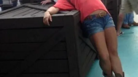 Anchetă la un liceu din Târgoviște, după ce o elevă a fost găsită într-un parc în comă alcoolică