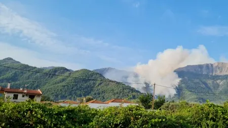 Alertă în Thassos! Pădurile s-au reaprins şi au fost cuprinse de flăcări uriaşe