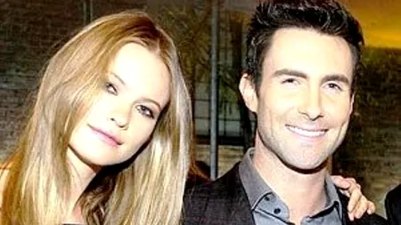 Solistul trupei Maroon 5 s-a logodit