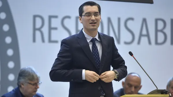 Cine candidează împotriva lui Răzvan Burleanu la șefia FRF! A protestat constant în fața Casei Fotbalului
