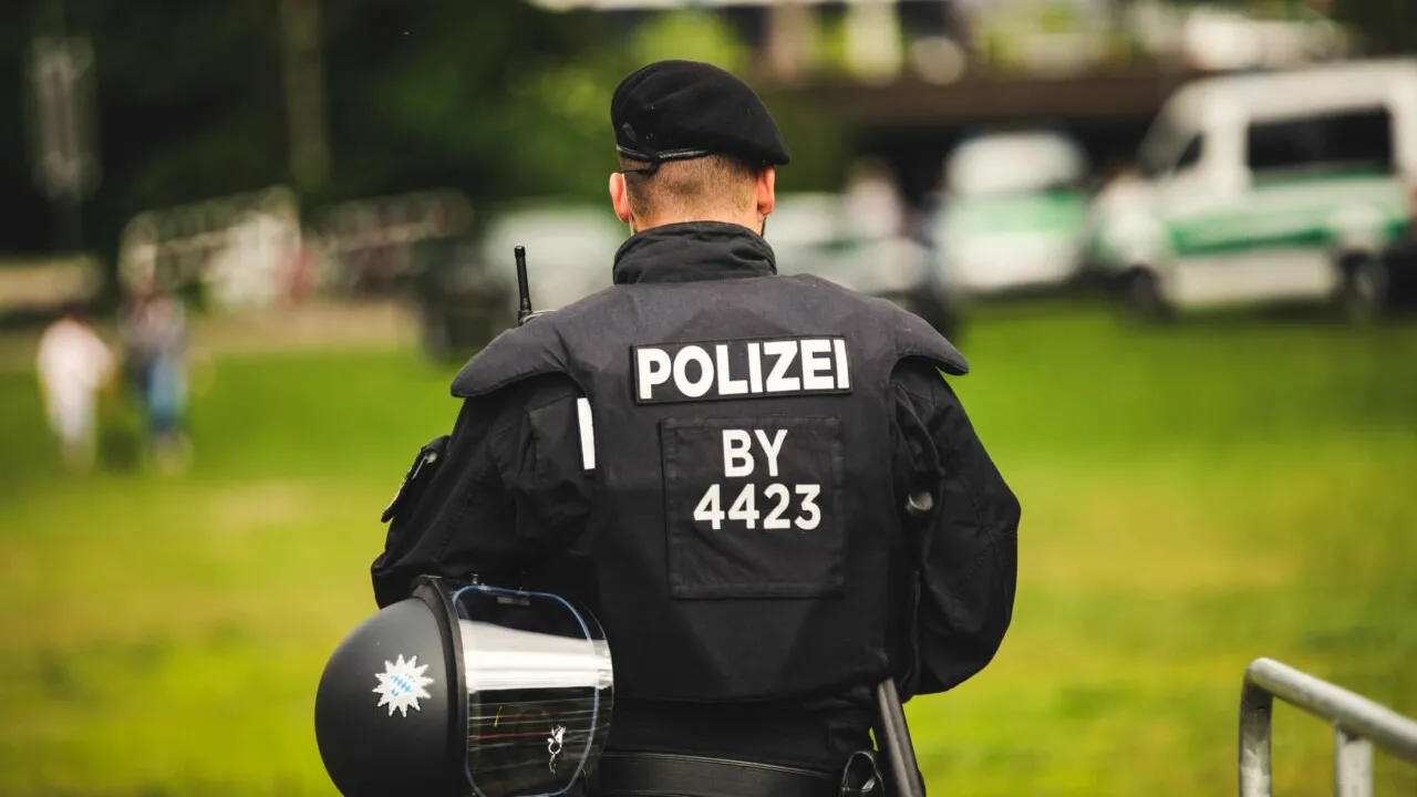Poliția din Germania l-a arestat pe principalul suspect al atacurilor asupra rețelei energetice naționale. Cum a fost descoperit individul