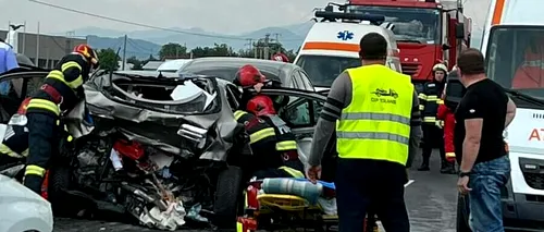 Accident grav în Prahova. Trei autoturisme s-au făcut praf pe DN1