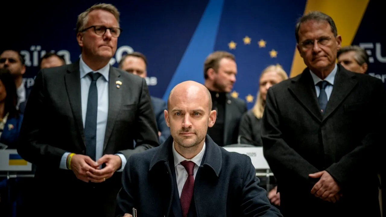 Algeria va expulza mai mulți funcționari francezi/ Ministrul de Externe al Franței promite o RIPOSTĂ „fermă”