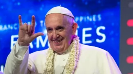 Explicația din spatele acestei fotografii virale. Este Papa Francisc fan al muzicii rock? 